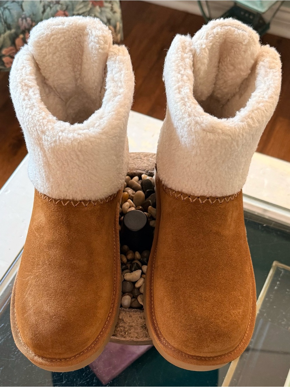 Earth Suede
Wing Round Toe Casual Ankle Booties
